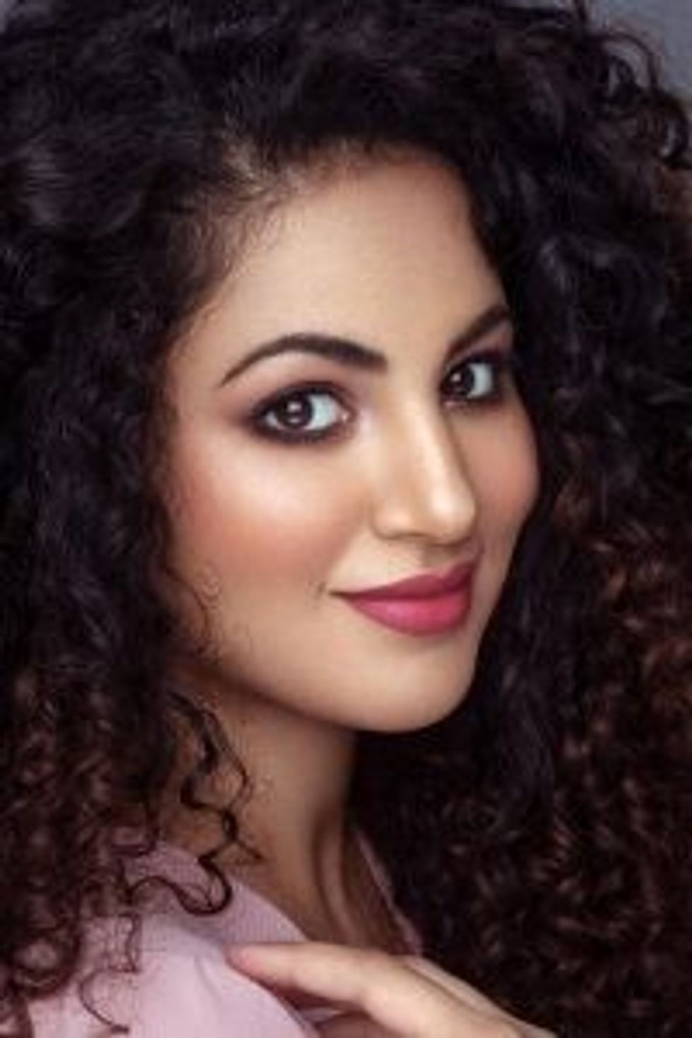 10. Annie Khalid 55111 n