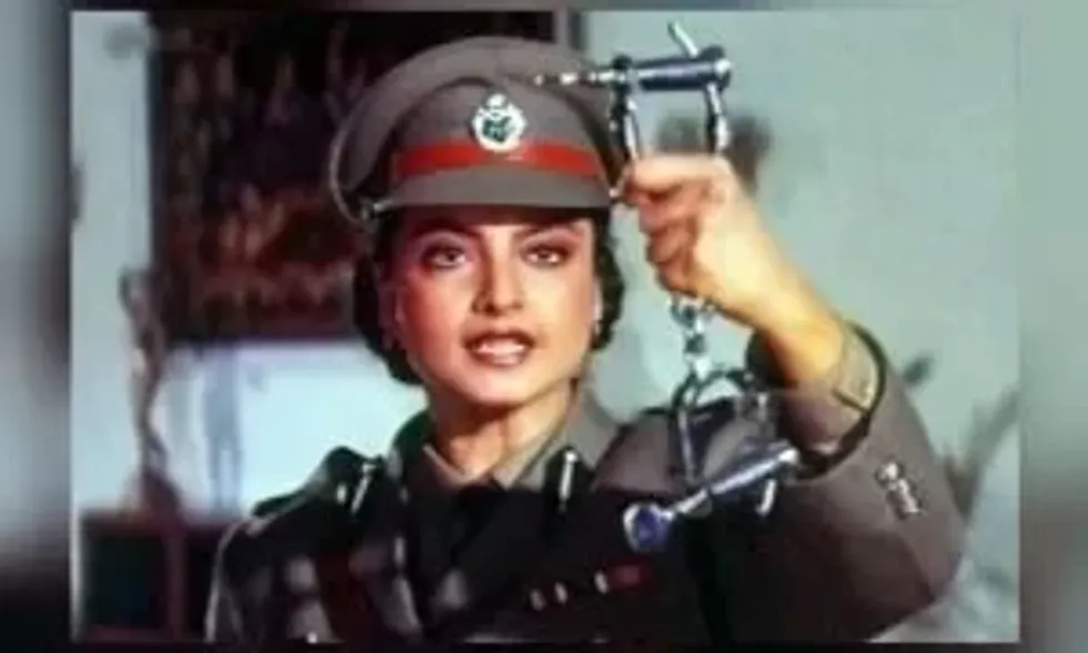 16. SP Namrata Singh Phool Bane Angaray b9f
