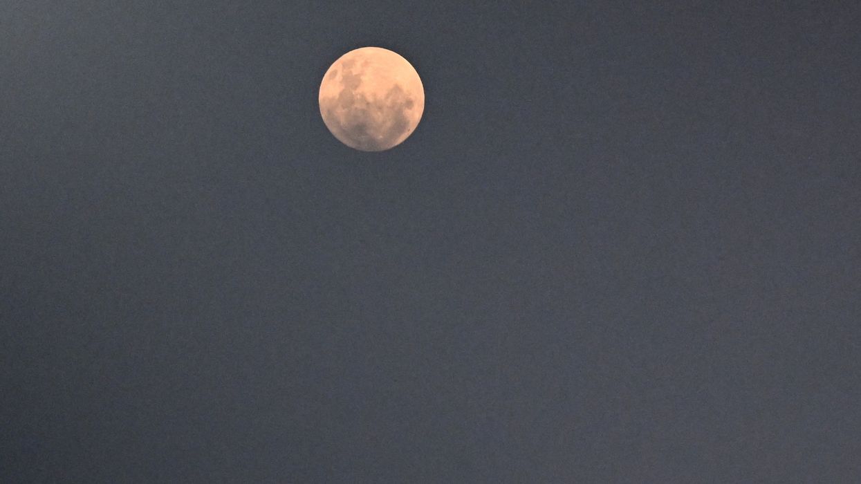 2025\u2019s Strawberry Moon: Rare Low-Height Full Moon Over the UK