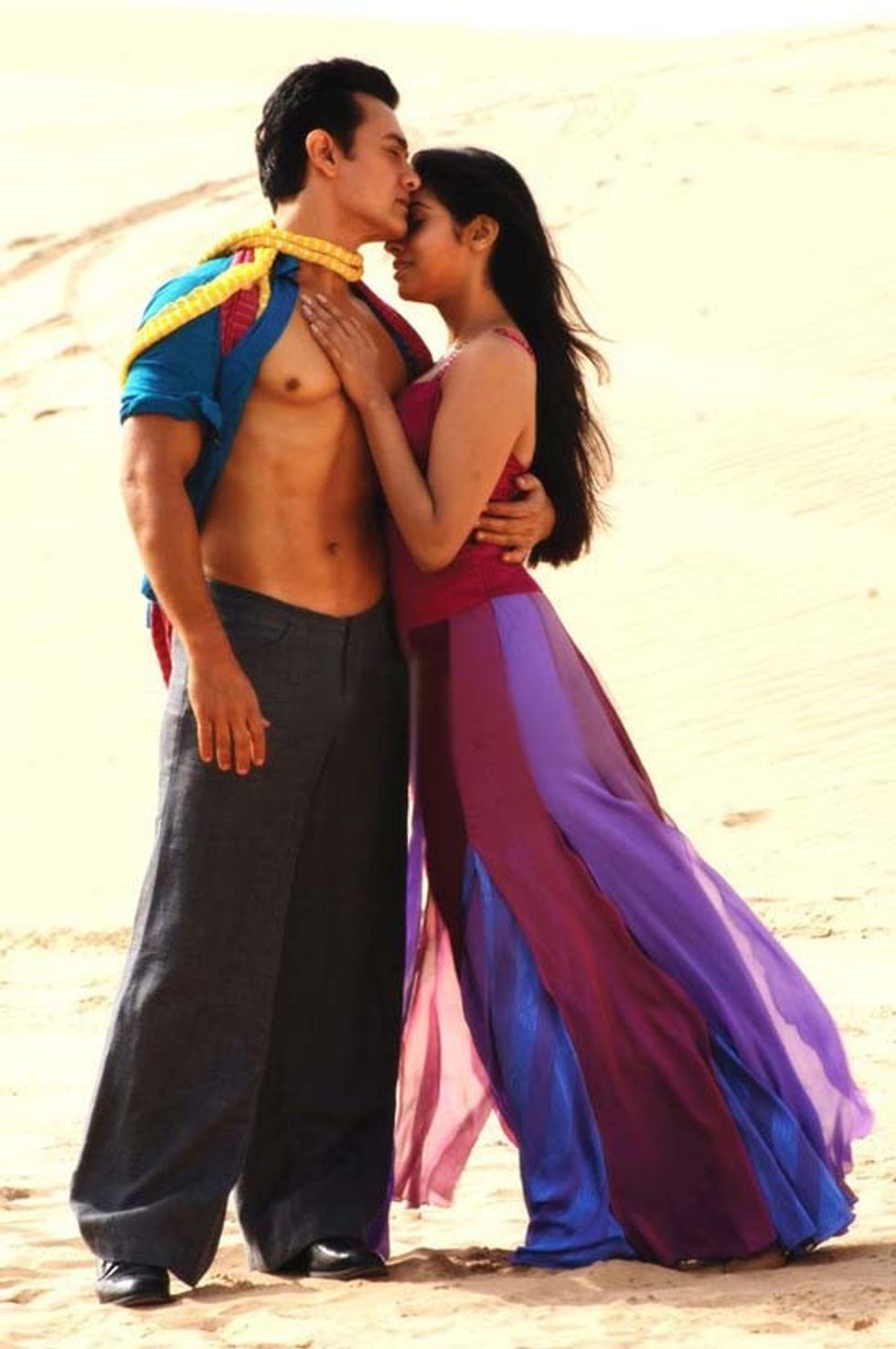 8. Namibia Guzarish from Ghajini stills 2