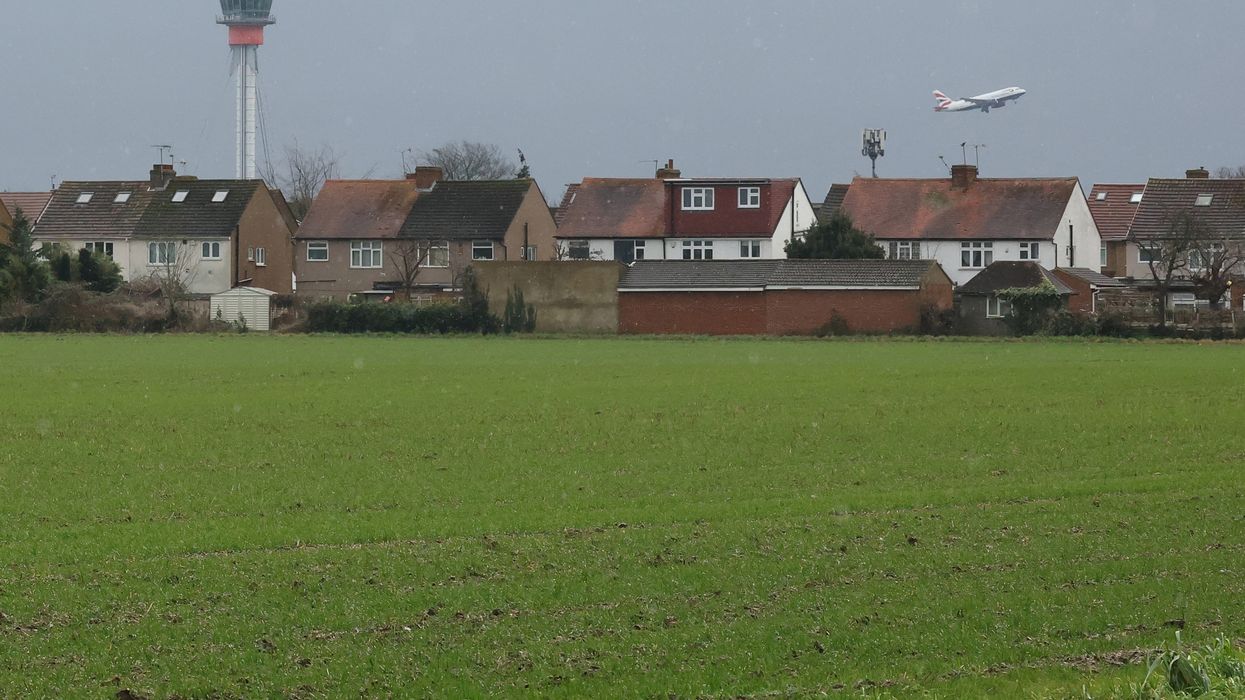 Heathrow to submit third runway proposal by summer