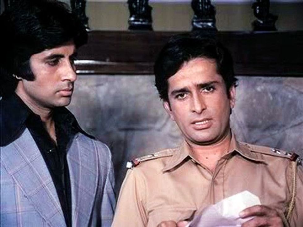 A Deewaar shashi kapoor amitabh1