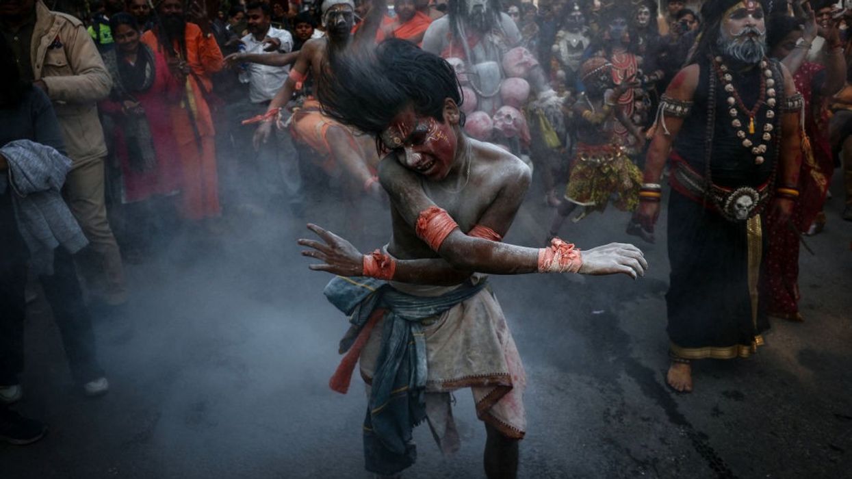 Hindu pilgrims take the plunge ahead of Kumbh Mela