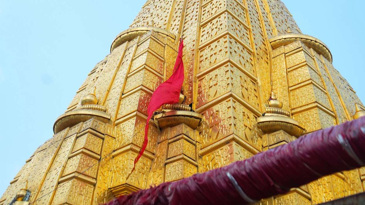 Sacred Ambaji Dhaja brought to London for Siddhashram’s Navratri celebrations