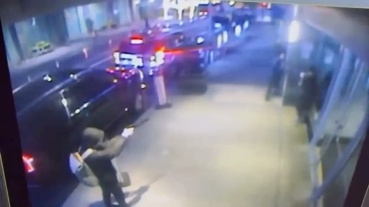 US police hunt for man who killed Brian Thompson