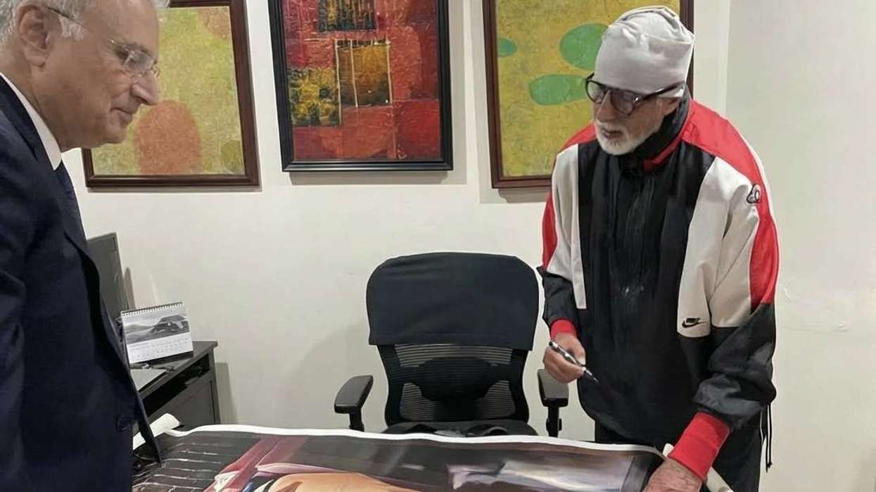 “Treasured memory greater than any jewel”: Anil Dhanak meets Amitabh Bachchan