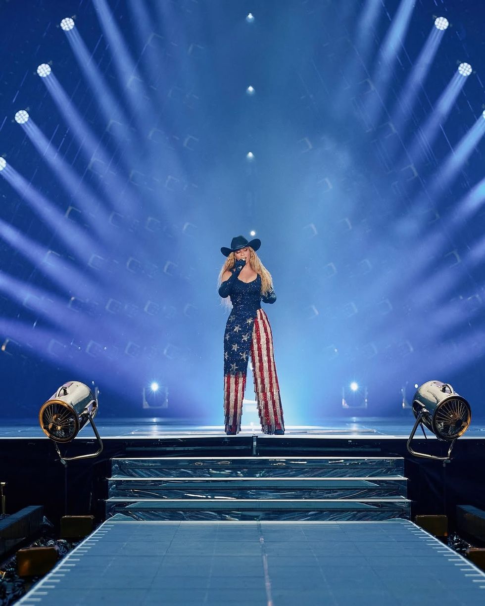 Beyonc\u00e9 Shines in Rain as Cowboy Carter Tour Opens with Glam & Family