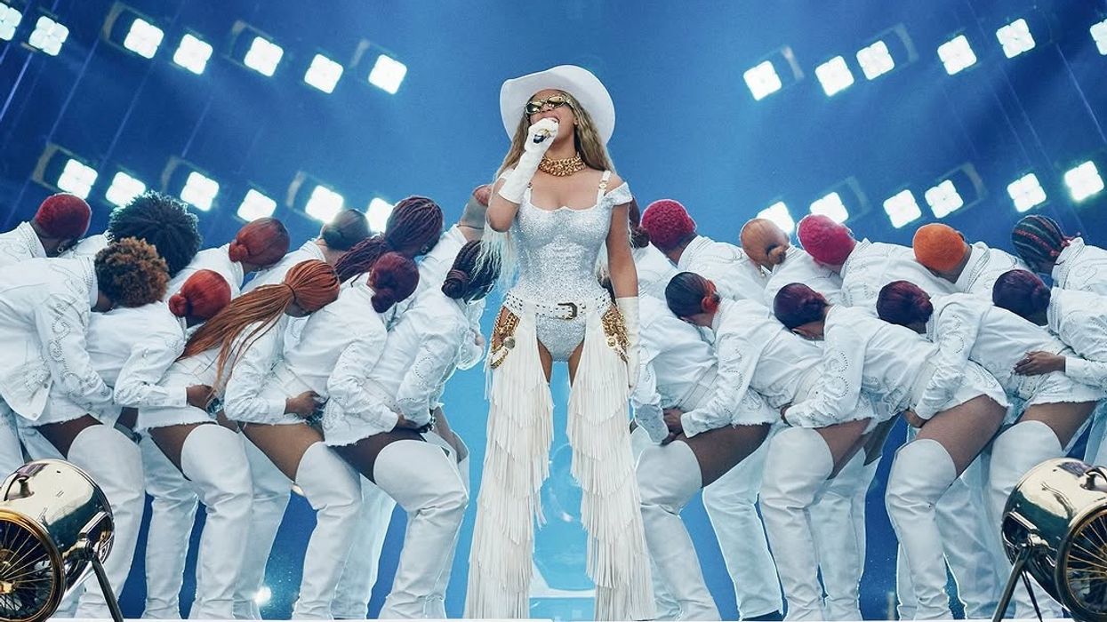 Beyoncé Shines in Rain as Cowboy Carter Tour Opens with Glam & Family