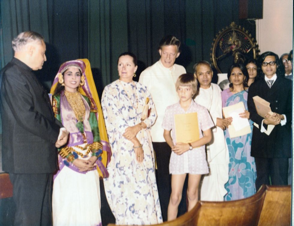 BOX 8 Bhavan program 1975 photo with BK Nehru Sunil Kothari Lord Harewood Tara Rajkumar 1