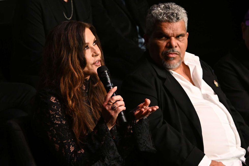 Catherine Zeta and Luis Guzm\u00e1n