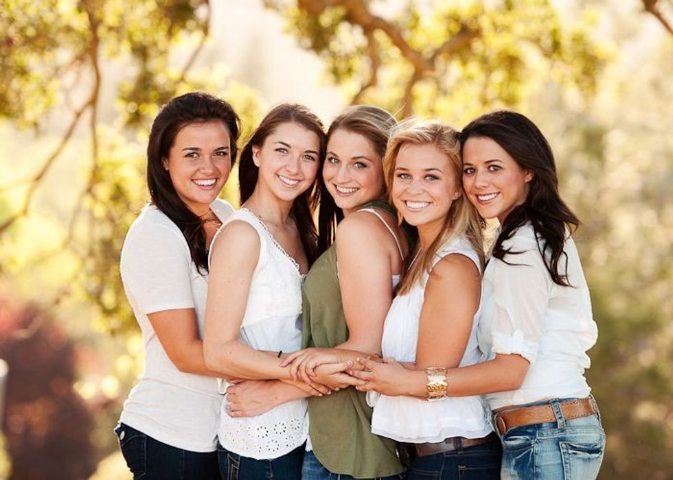cf70ce32f1981d64ed82875772e33dfa  group senior pictures senior picture poses
