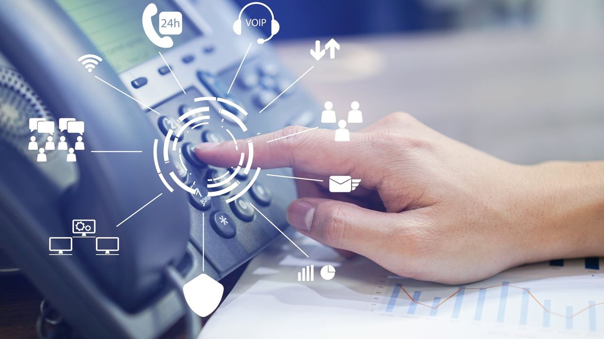 Choosing the Right Business Phone System: A Comprehensive Guide