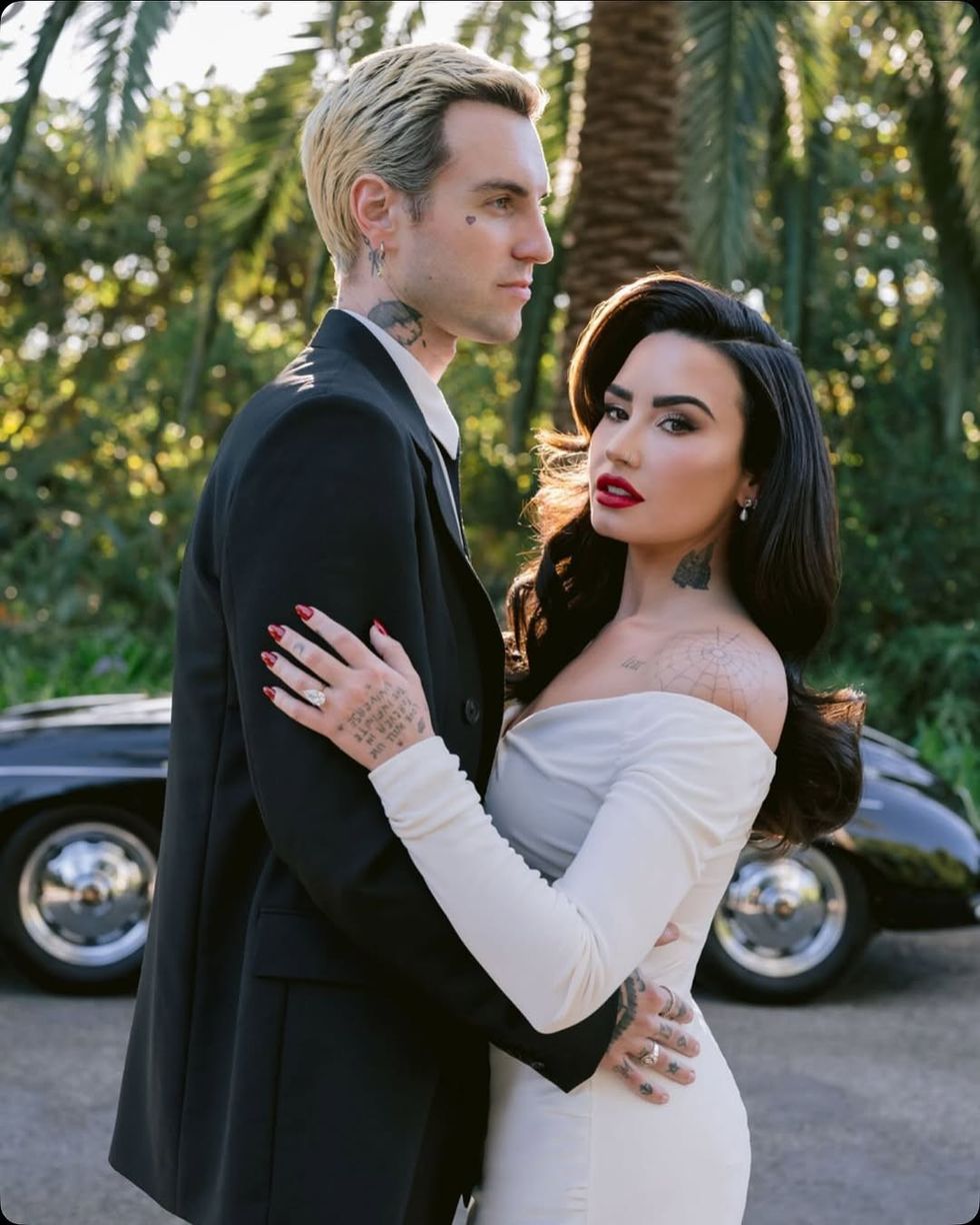 Demi Lovato weds Jordan Lutes