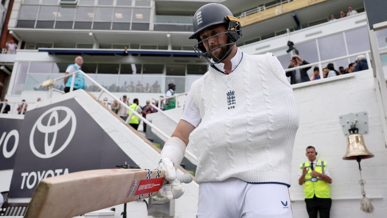 Woakes eyes rehab over surgery for Ashes return