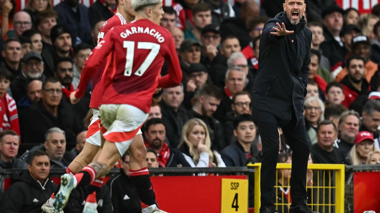Erik ten Hag shouts instructions to the players from the touchline during the match between Manchester United and Tottenham Hotspur at Old Trafford. (Photo: Getty Images)