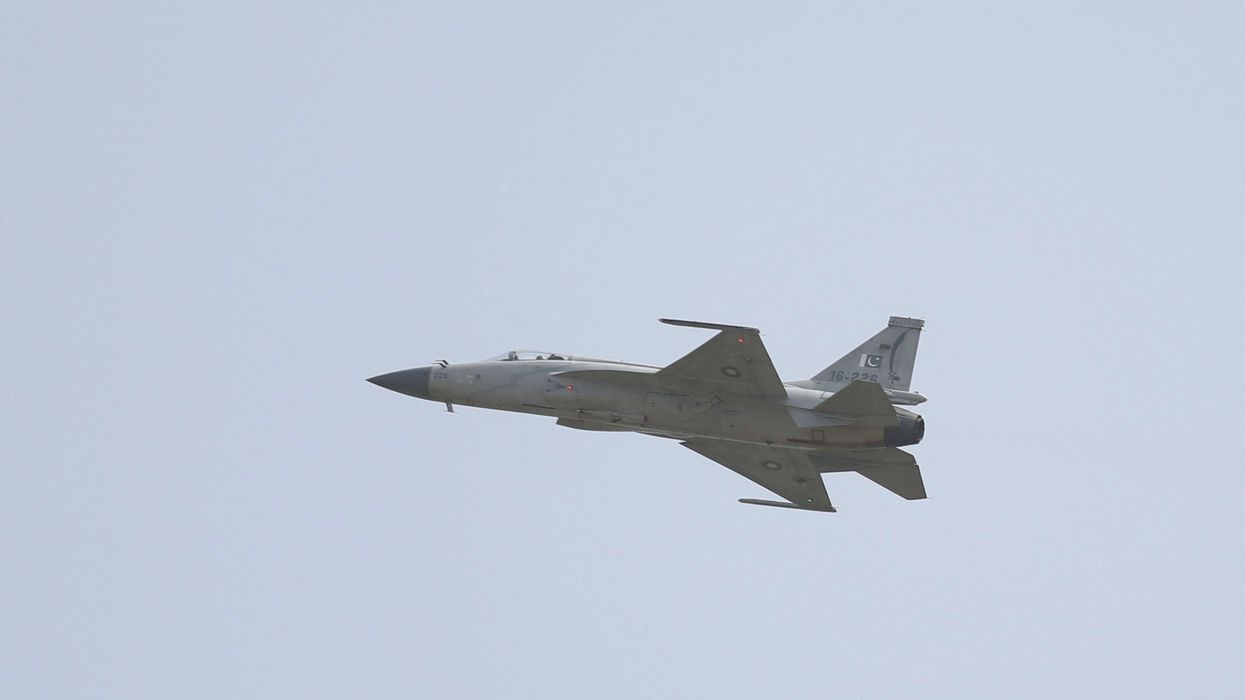 Defence ties grow as Pakistan offers JF-17 jets to Bangladesh