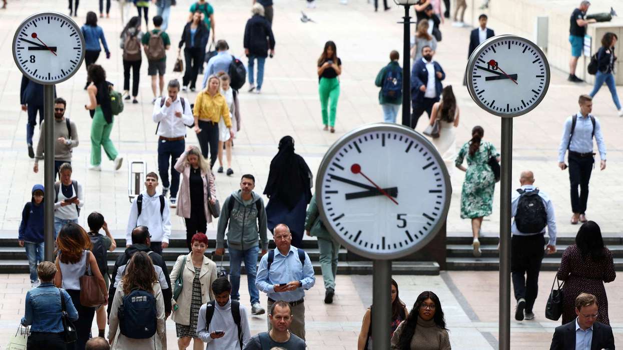 UK faces slower growth and rising unemployment, OECD warns