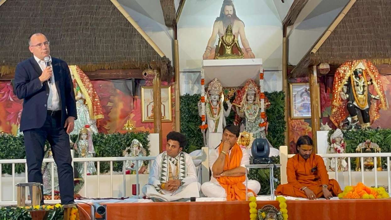 Siddhashram leads interfaith tribute to Ahmedabad plane crash victims