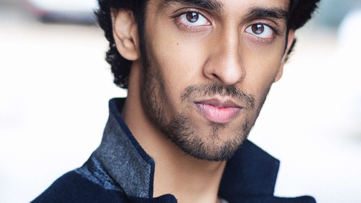 Indian Ink star masters Hindi and easels for role