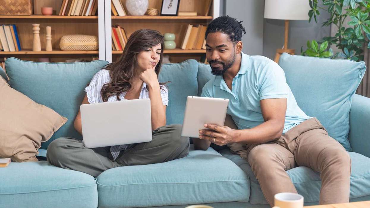 House hunters spend six hours a week online, but skip viewings