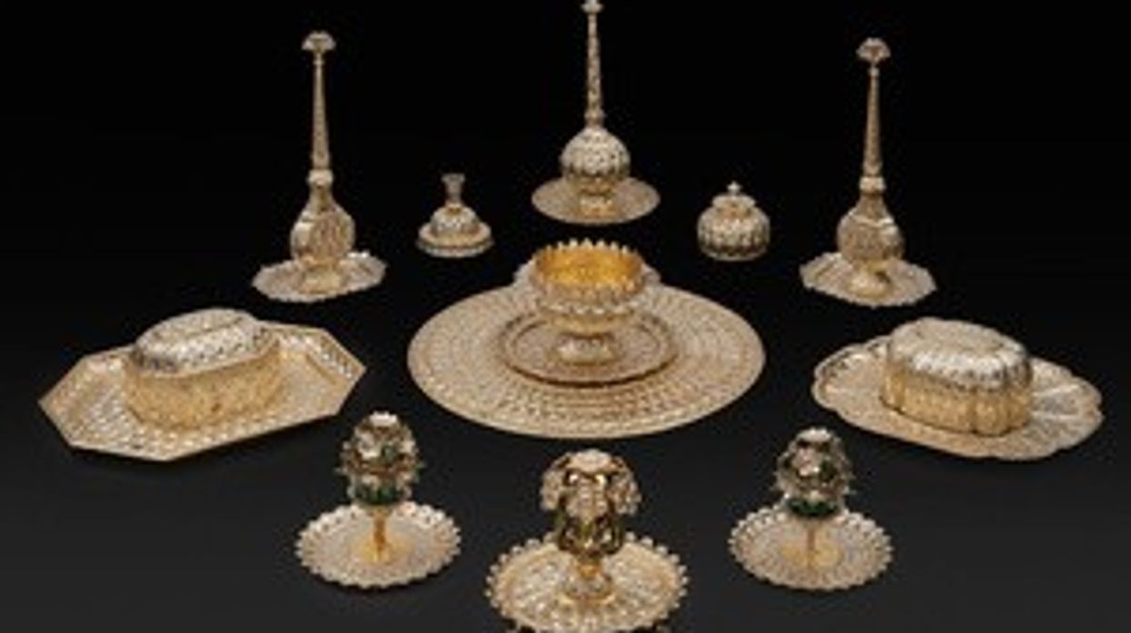 Export of Robert Clive’s Indian silver Durbar set blocked by UK government