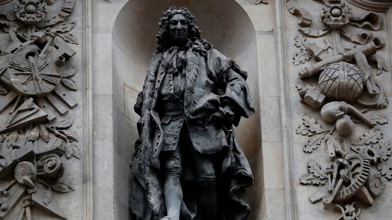 Statues of William Beckford, Sir John Cass to be removed