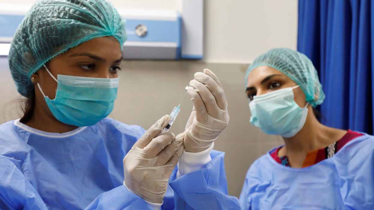 Pakistan health workers to begin receiving Chinese-made vaccine