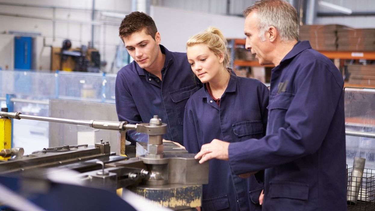 UK launches new traineeship pilots in construction and rail sectors