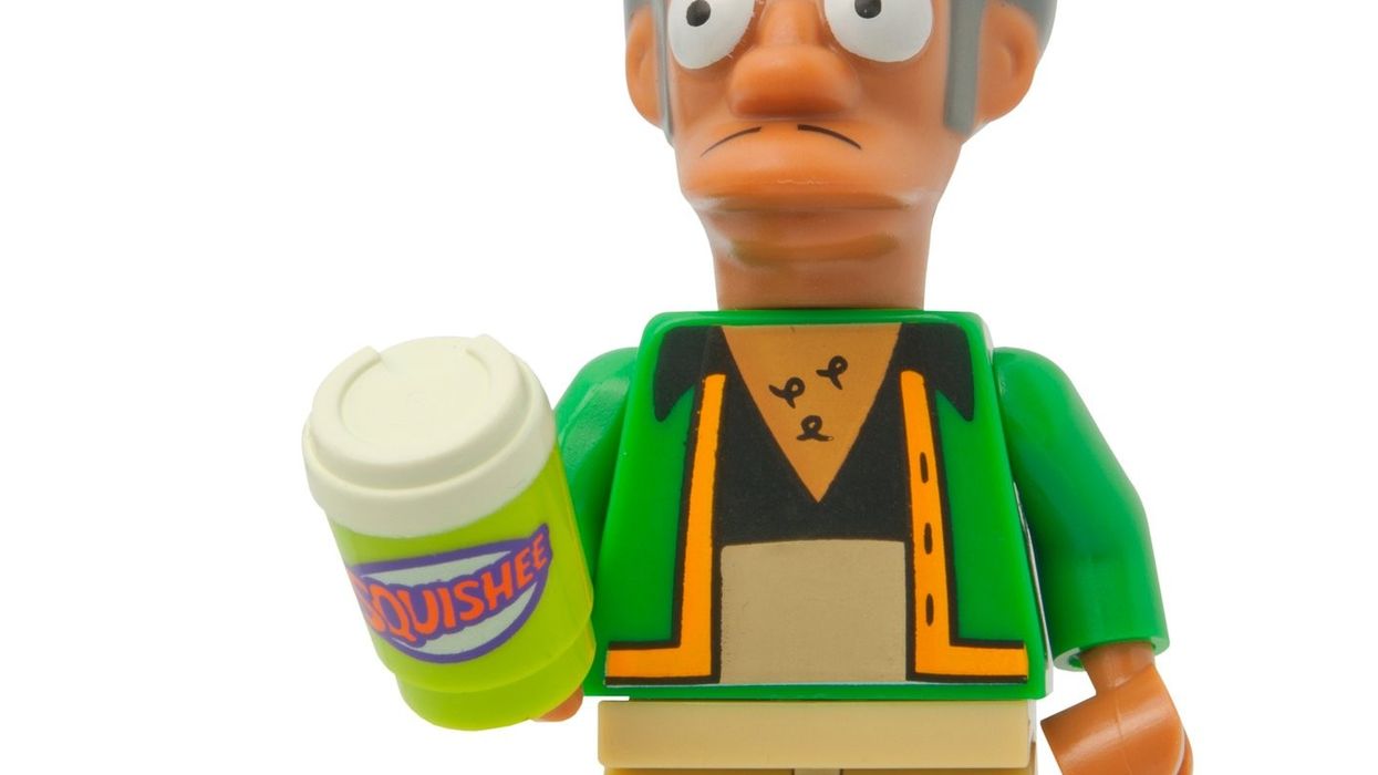 Actor Hank Azaria apologises 'to every Indian person' for Apu in The Simpsons