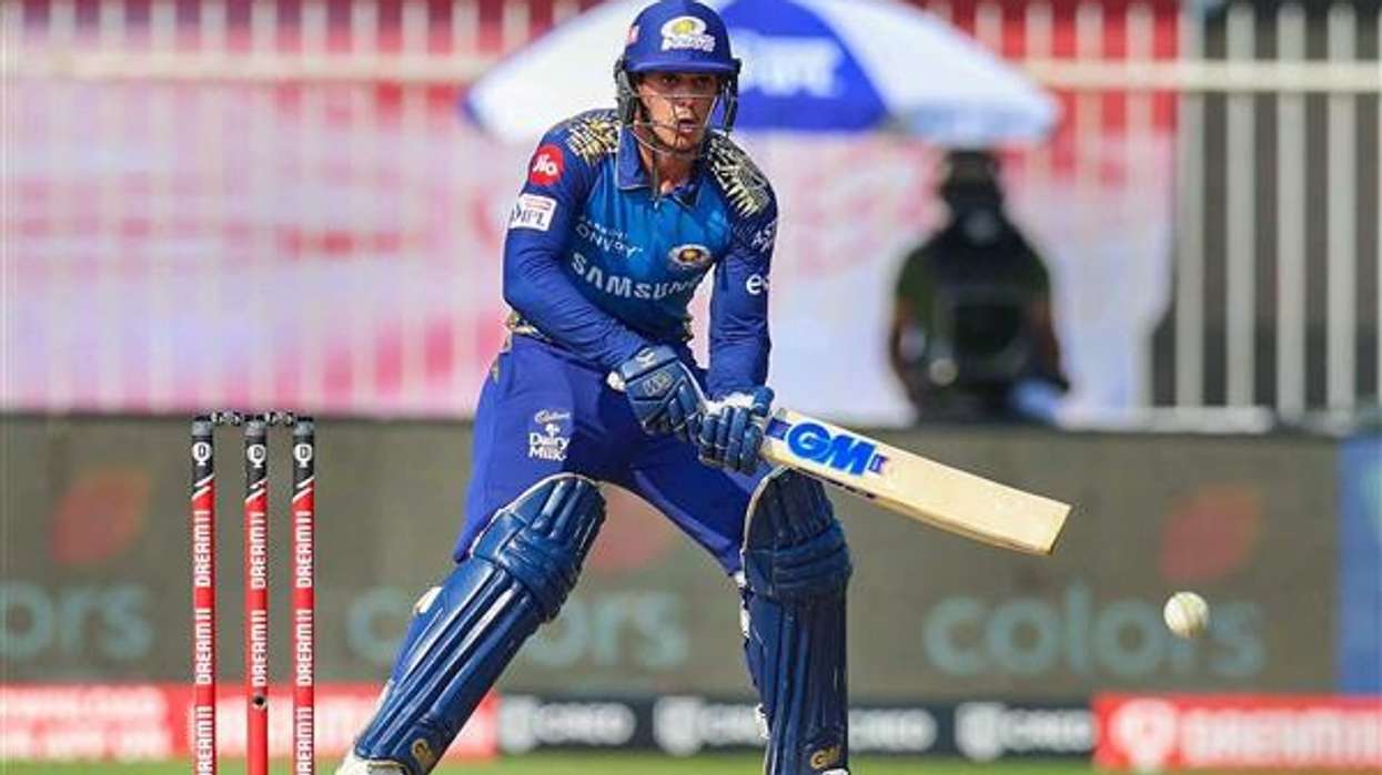 Mumbai Indians condemn Warner's Hyderabad to third straight defeat