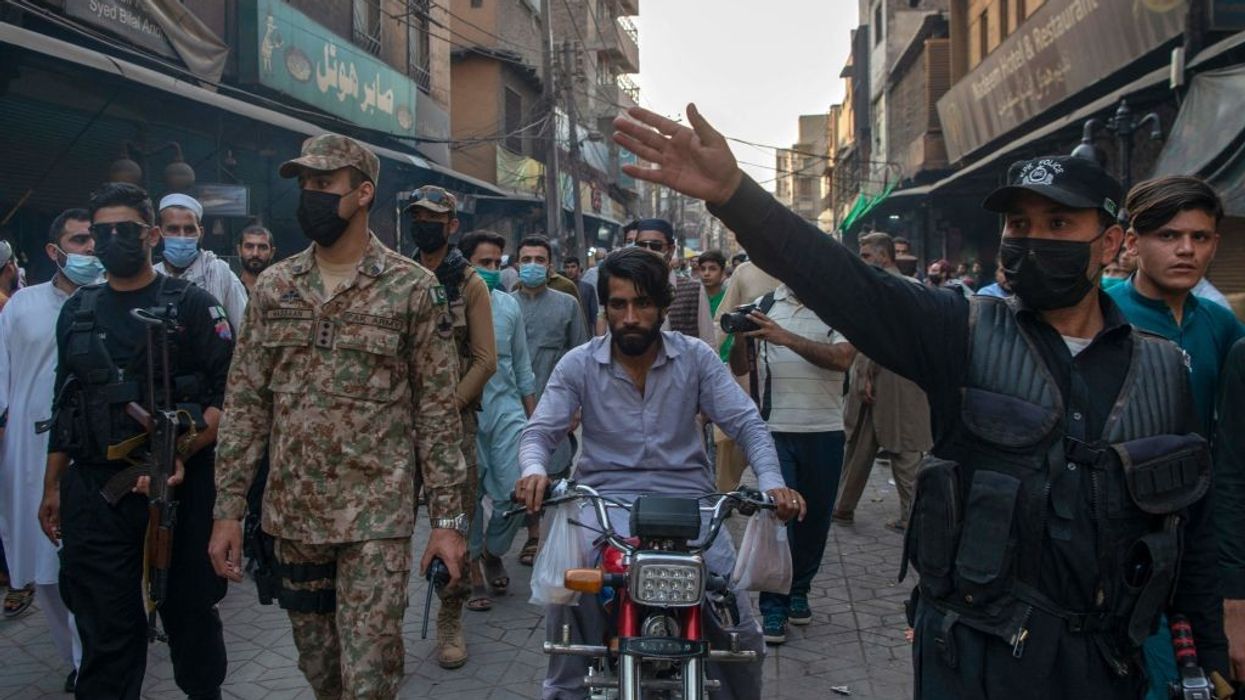 Pakistan sees record Covid-19 deaths; stricter lockdowns likely