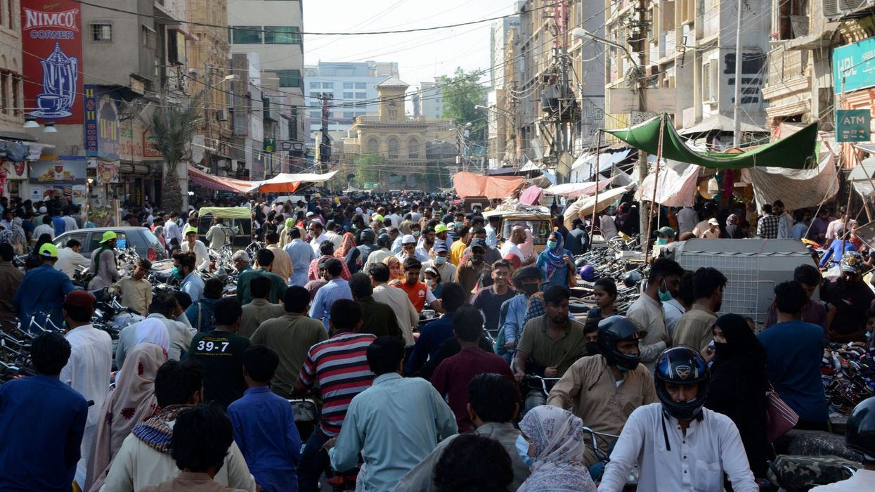 Pakistan imposes Eid holiday shutdown as virus cases soar