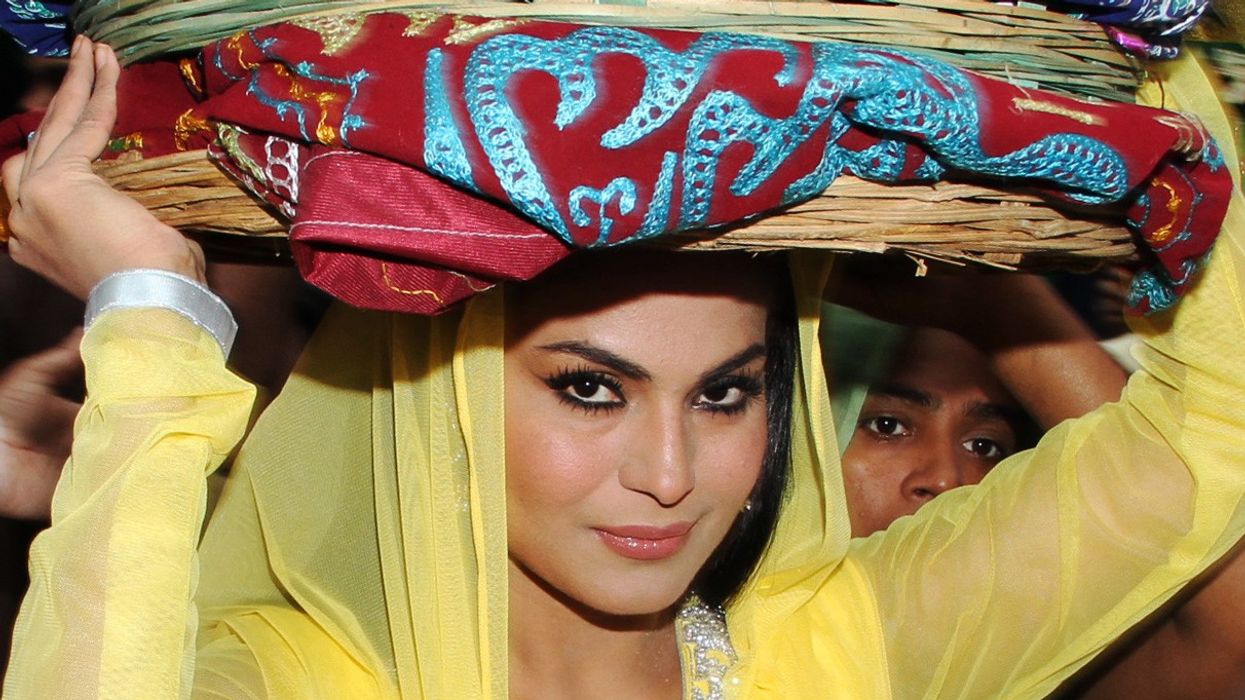 Veena Malik receives backlash over anti-Semitic tweet