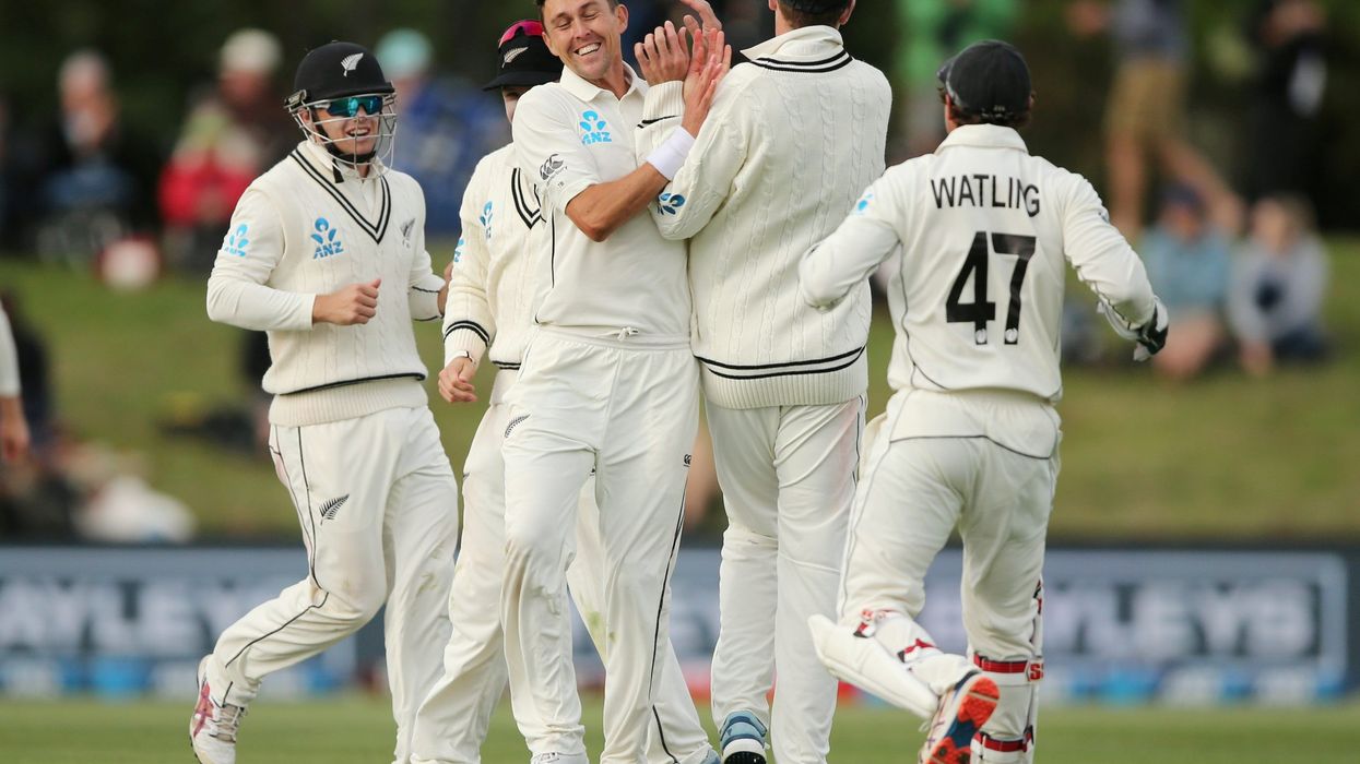 New Zealand cricketers land for biosecure tour of England