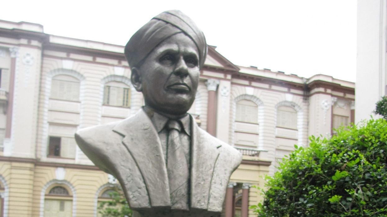 The History Corridor: Explaining the Raman effect