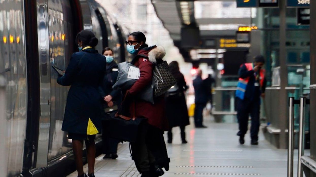 Ministers mull changes for vaccinated travellers