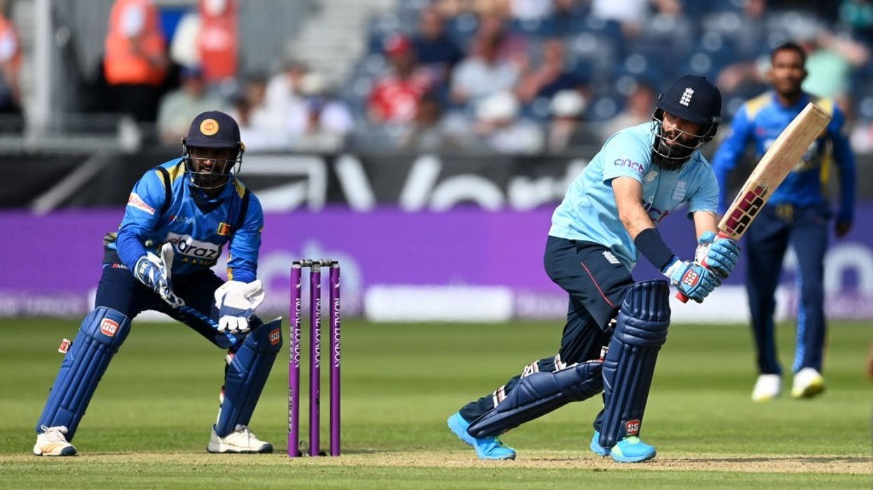 Woakes and Root star as England overwhelm Sri Lanka in first ODI