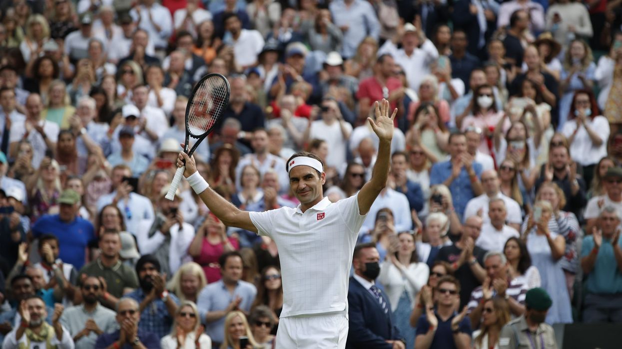 Federer oldest man in 46 years to reach the Wimbledon third round