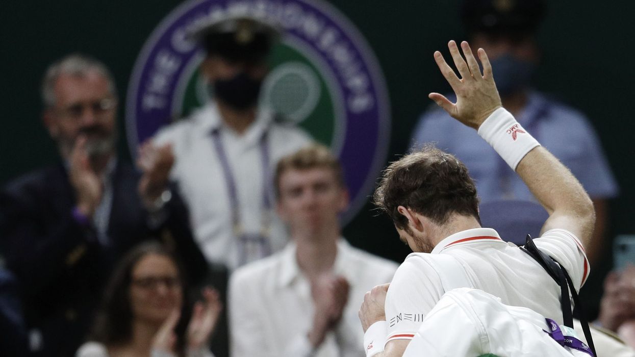 Shapovalov ends Murray's run at Wimbledon