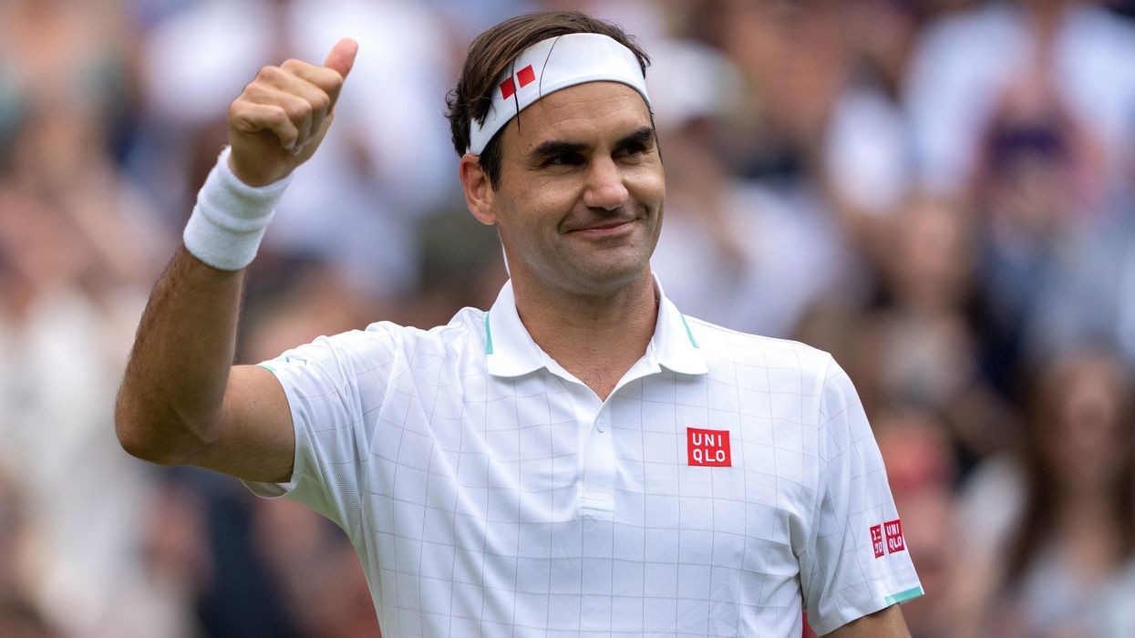 Federer glides into last 16, Barty polishes up her act