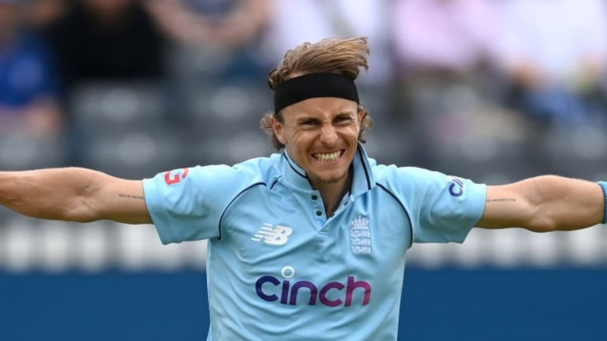 Tom Curran strikes before rain ends England's bid for Sri Lanka sweep