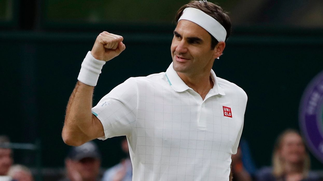 Federer becomes oldest Wimbledon quarterfinalist in modern era