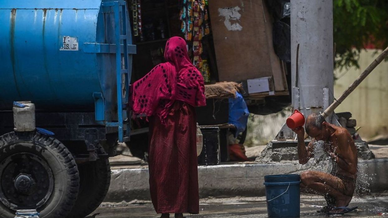 India's poor suffer as temperature rises across the country