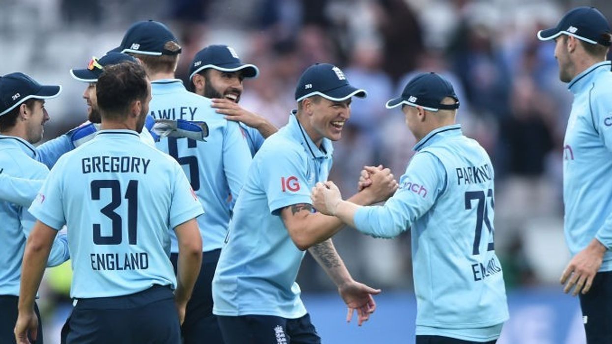 England beat Pakistan again to clinch ODI series