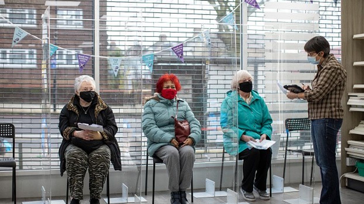 Medics urge Johnson to make masks mandatory in healthcare even after July 19