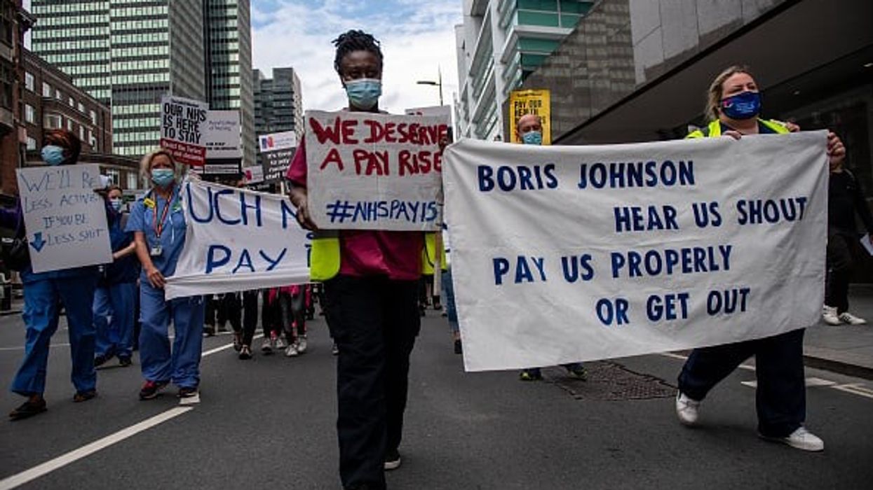 Medic unions condemn Tories over 'paltry' pay rise to health staff