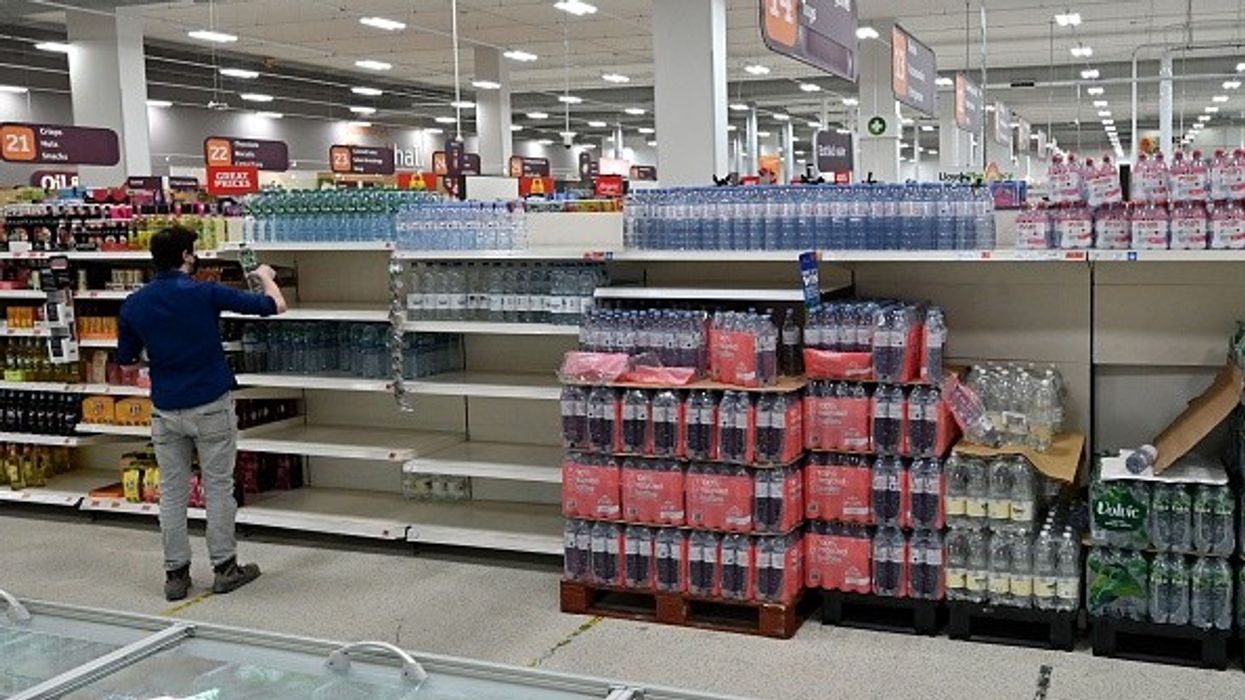 Government announces daily testing pilot scheme for 'pinged' workers in food supply