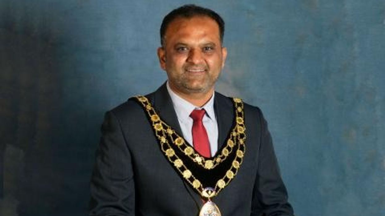 Crawley mayor ‘punches’ cabbie in road rage brawl