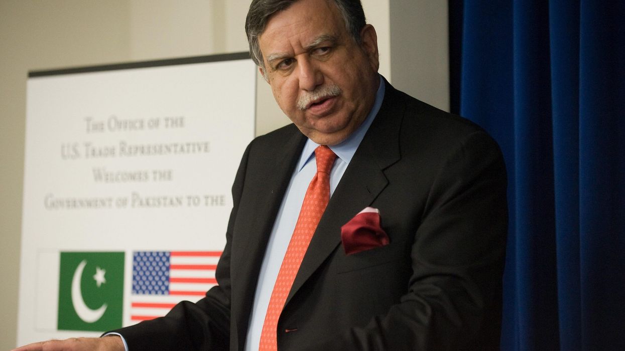 Opposition urges Imran Khan to remove ministers named in Pandora Papers