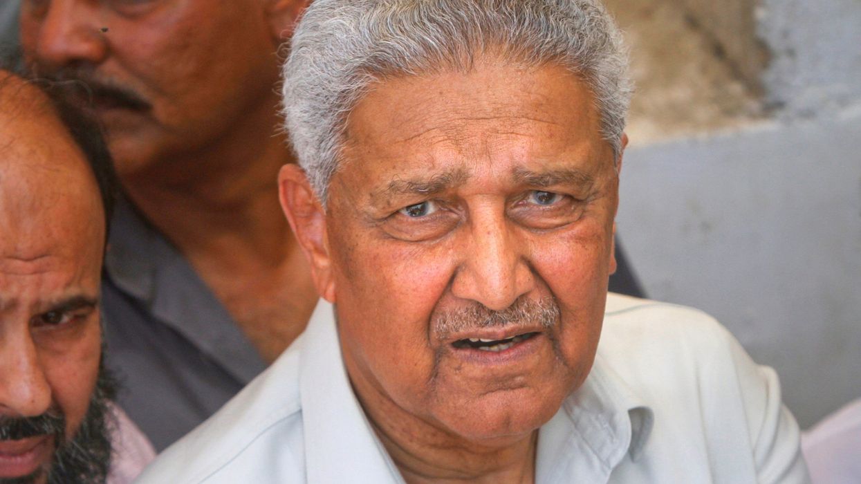 'Father of Pakistan's nuclear bomb' AQ Khan dies